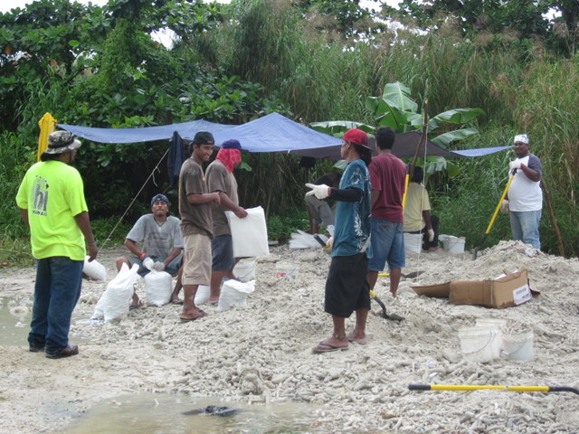 Demonstration of road improvement using “Do-nou” technology near the dumpsite in Chuuk
