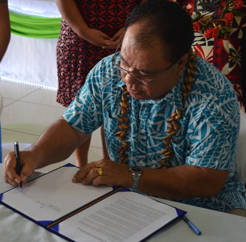 Samoa signs Shark MOU 2