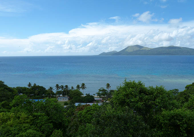 looking north from Siviri Vanuatu - photo carlo iacovino - 640x480