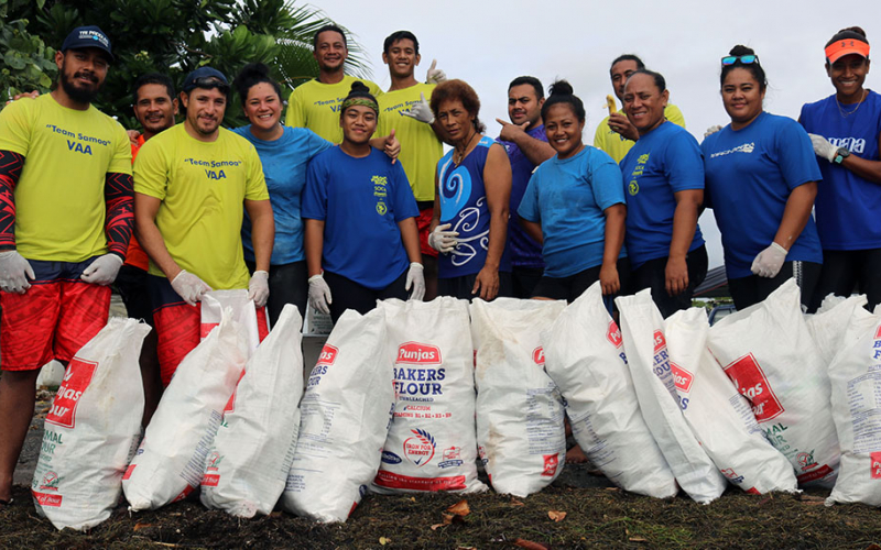 Paddling team clean up